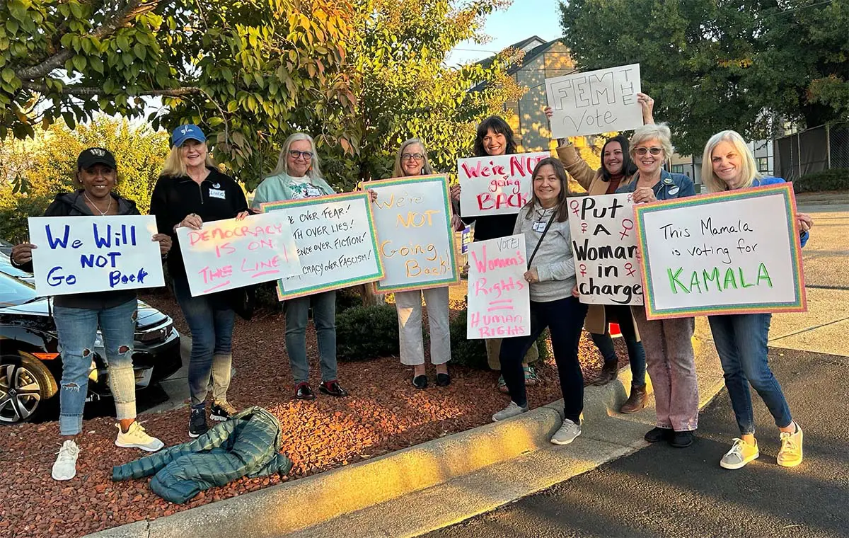 ug-north-carolina-rwb TN North Carolina holding signs for a protest